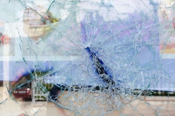 Auto Glass Repair Services in Lincoln Village